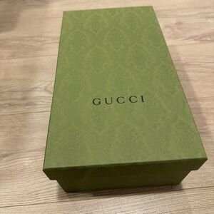 Gucci shoes box